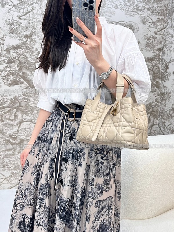 디올뚜주흐토트백스몰  20260329-105859-023루.jpg