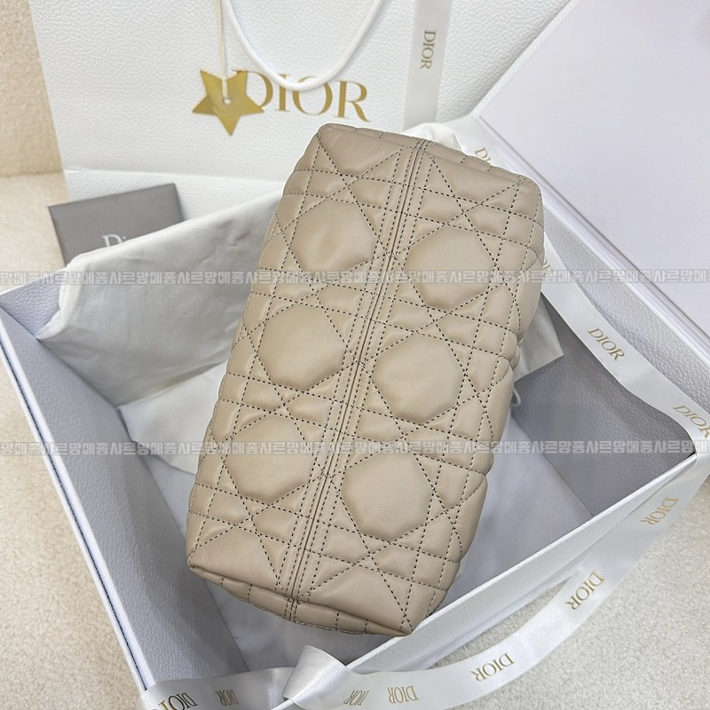 디올뚜주흐토트백스몰  20260329-105855-004루.jpg