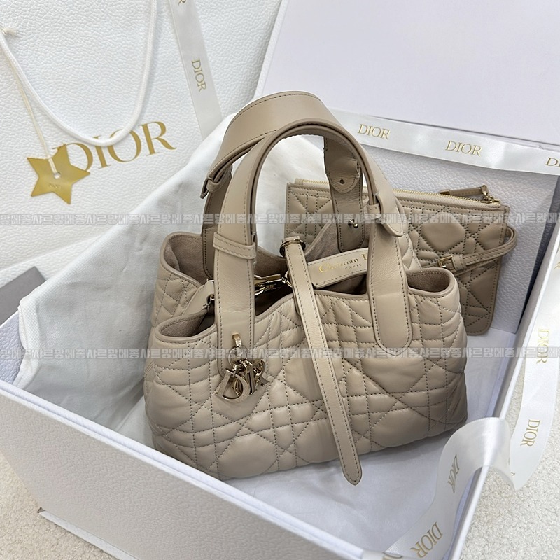 디올뚜주흐토트백스몰  20260329-105856-005루.jpg