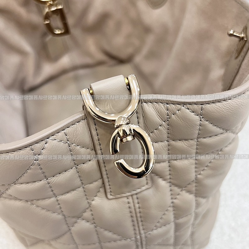 디올뚜주흐토트백스몰  20260329-105856-011루.jpg