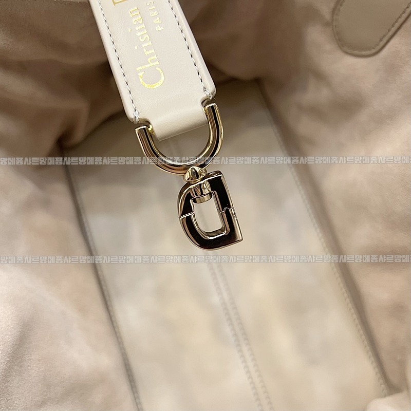 디올뚜주흐토트백스몰  20260329-105857-012루.jpg