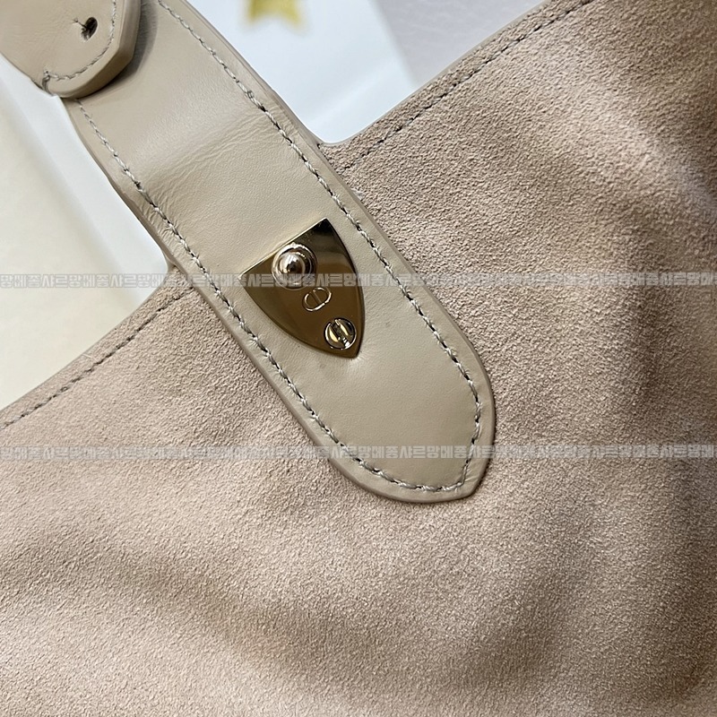 디올뚜주흐토트백스몰  20260329-105857-014루.jpg