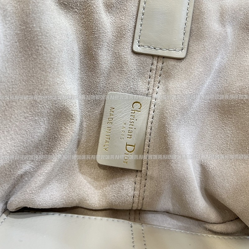 디올뚜주흐토트백스몰  20260329-105857-015루.jpg