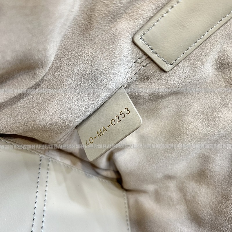 디올뚜주흐토트백스몰  20260329-105858-017루.jpg