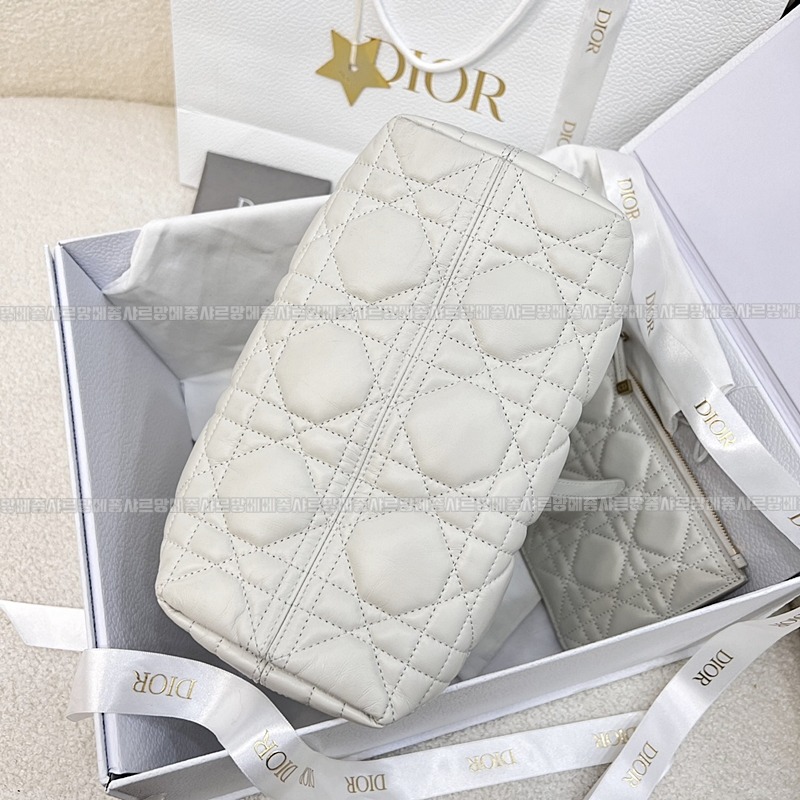 디올뚜주흐토트백스몰  20260329-110156-004루.jpg