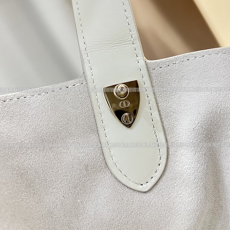 디올뚜주흐토트백스몰  20260329-110156-011루.jpg