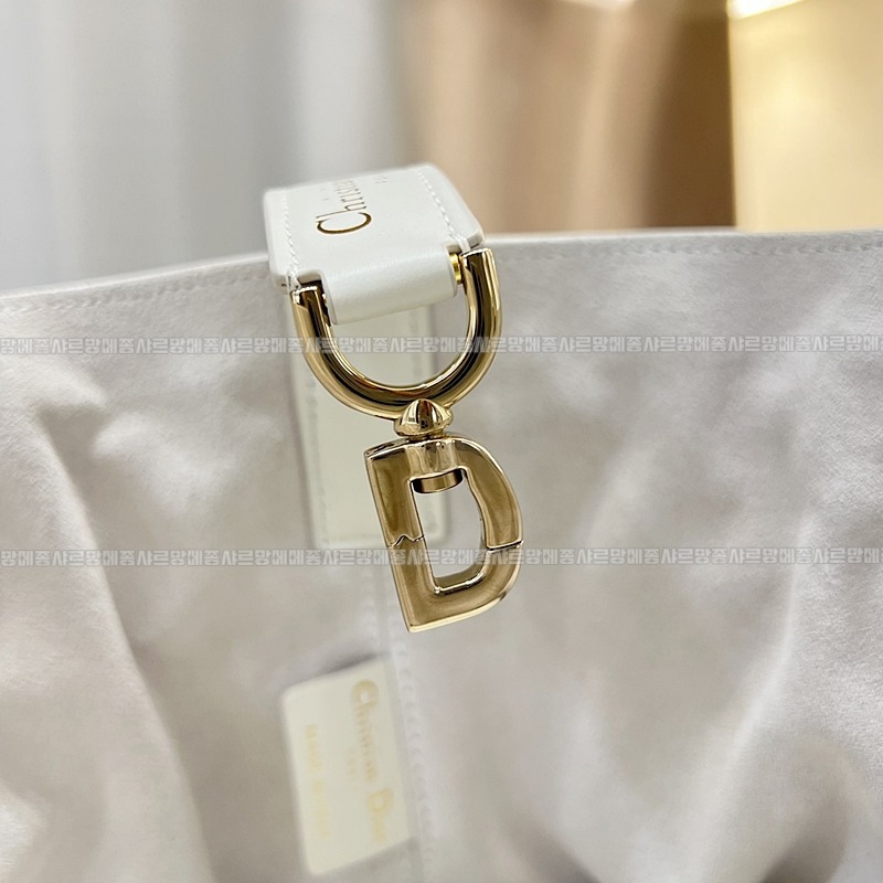 디올뚜주흐토트백스몰  20260329-110157-015루.jpg