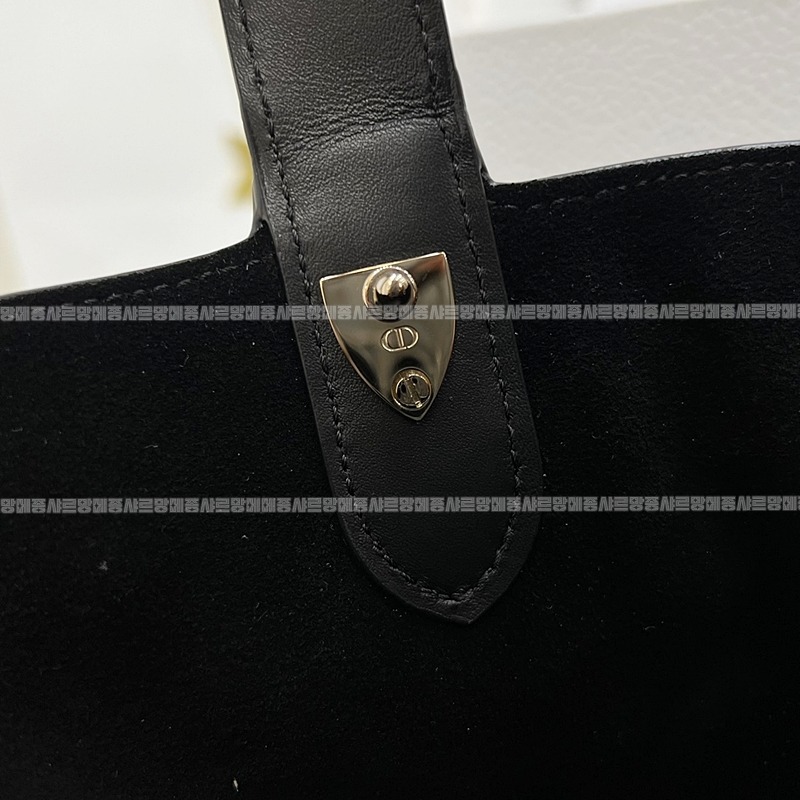 디올뚜주흐토트백스몰  20260329-110606-011루.jpg