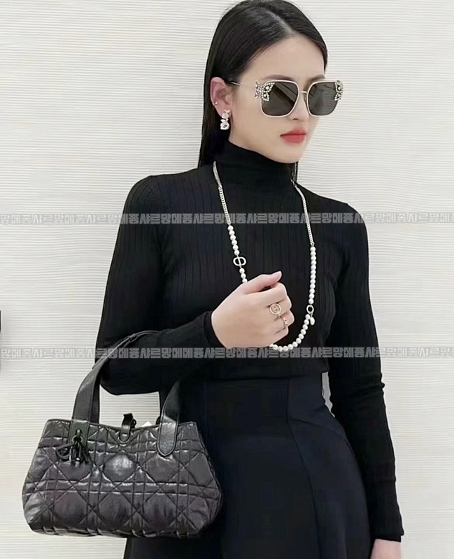 디올뚜주흐토트백스몰  20260329-110944-016루.jpg