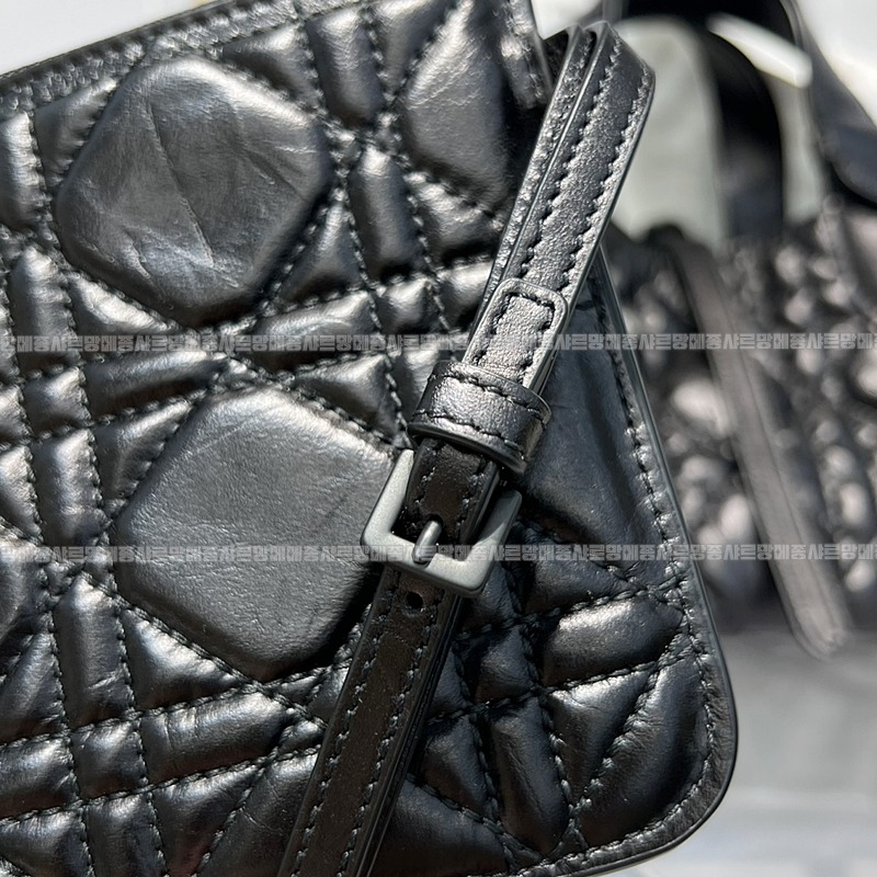 디올뚜주흐토트백스몰  20260329-110944-013루.jpg