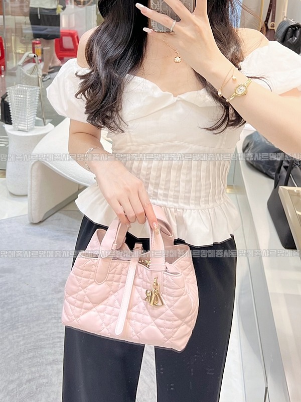 디올뚜주흐토트백스몰  20260329-111150-017루.jpg