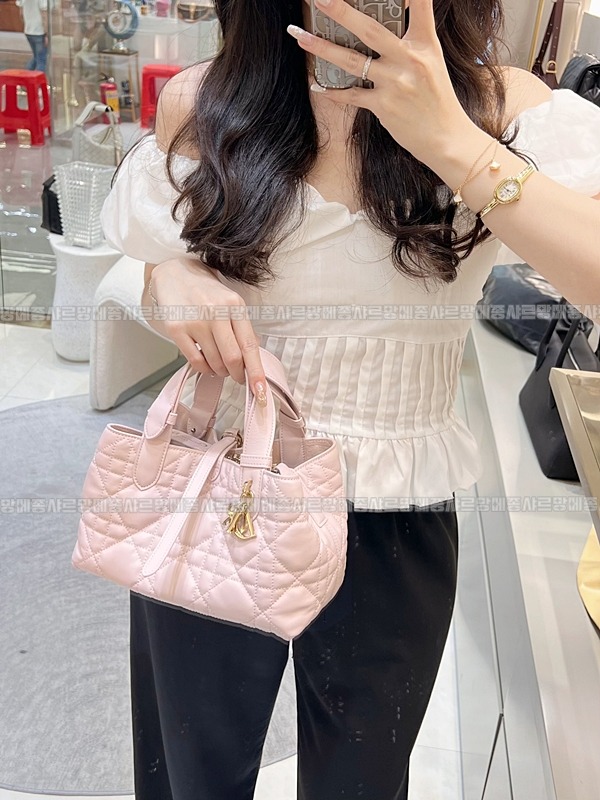 디올뚜주흐토트백스몰  20260329-111150-018루.jpg