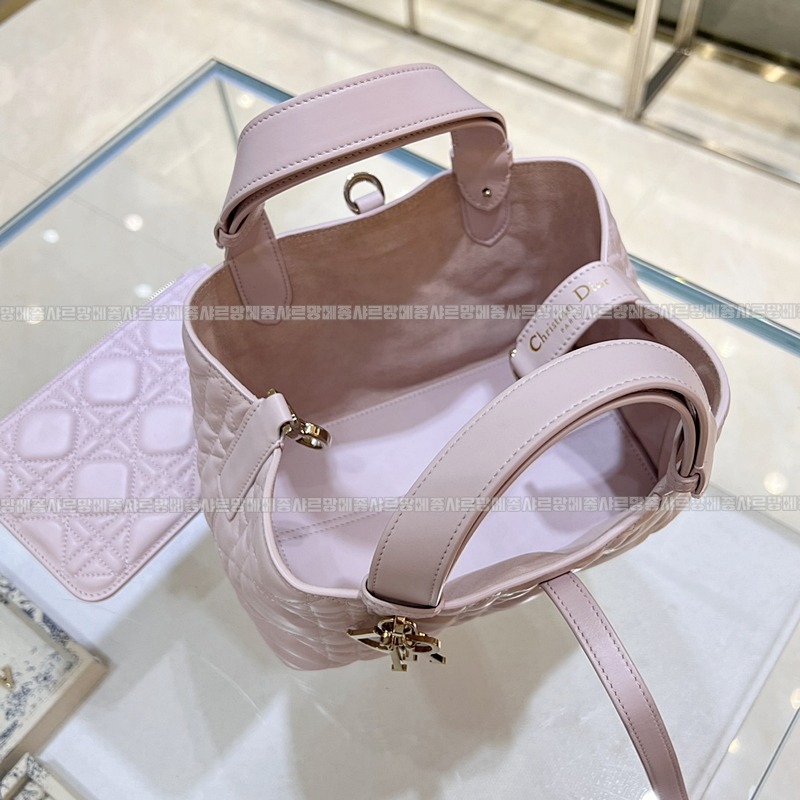 디올뚜주흐토트백스몰  20260329-111148-007루.jpg