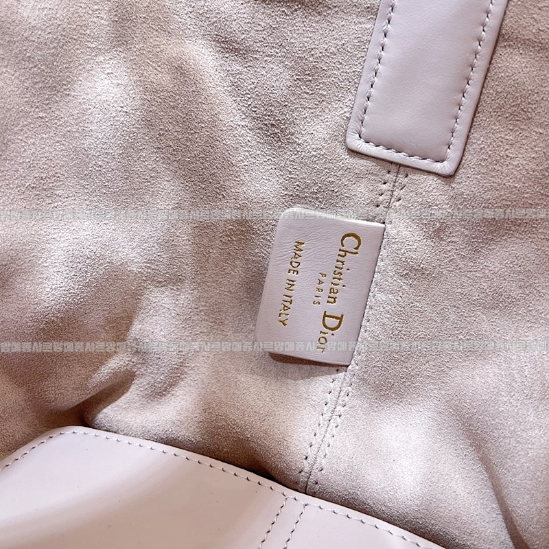 디올뚜주흐토트백스몰  20260329-111148-008루.jpg