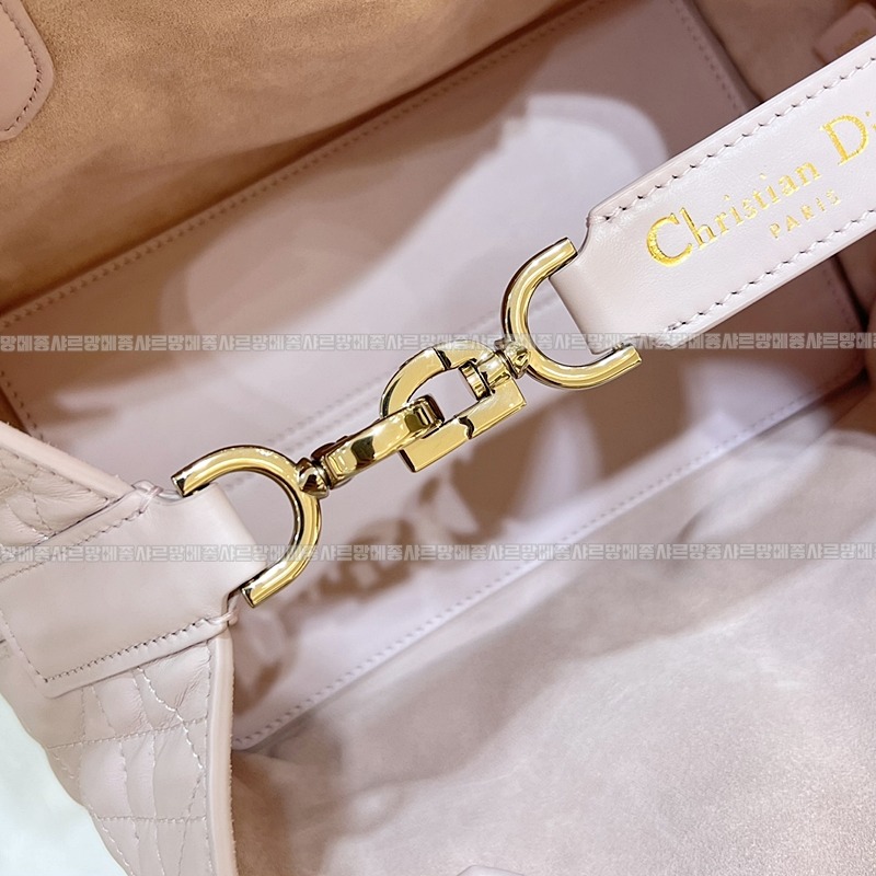 디올뚜주흐토트백스몰  20260329-111149-012루.jpg