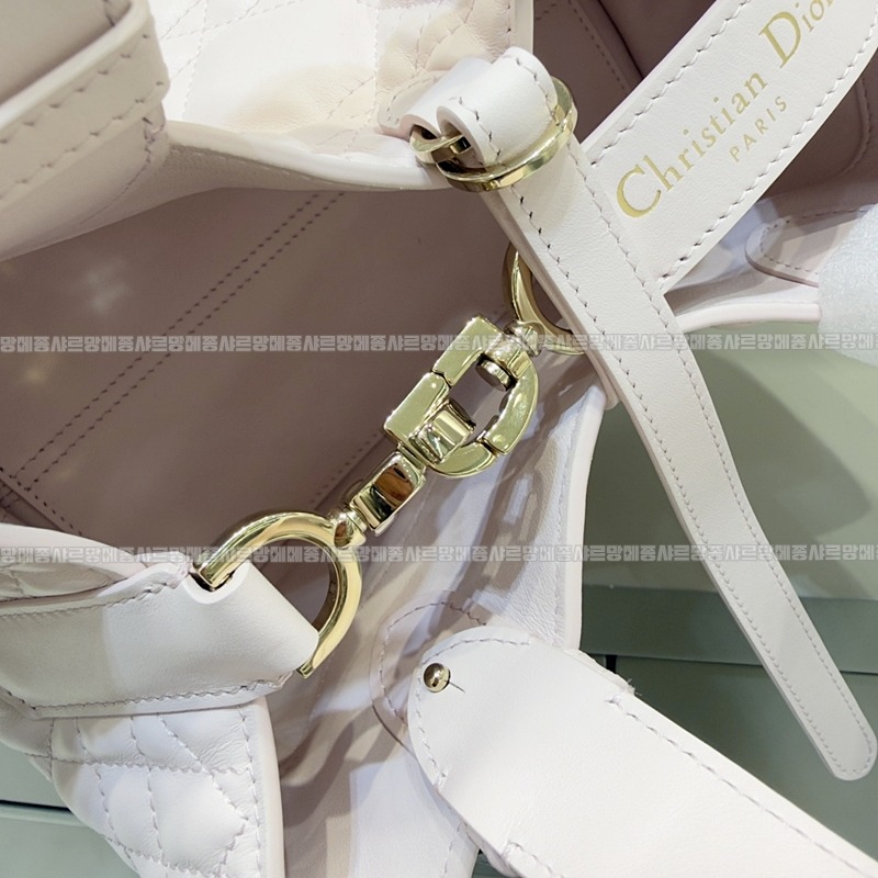 디올뚜주흐토트백스몰  20260329-111408-007루.jpg