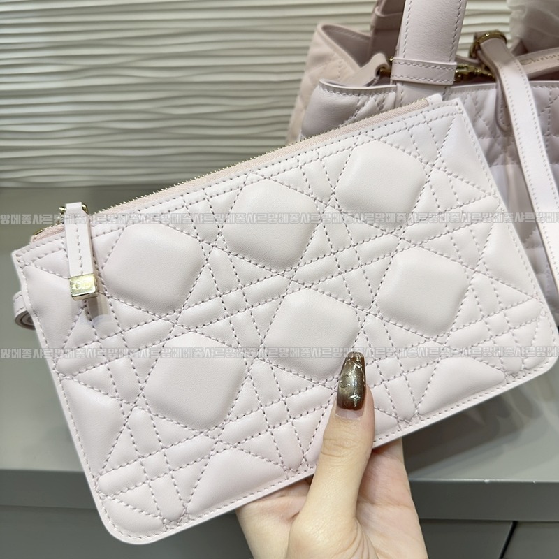 디올뚜주흐토트백스몰  20260329-111409-010루.jpg