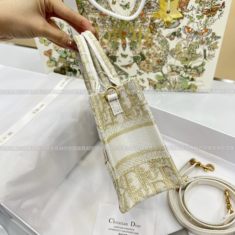 디올북토트백스몰  20260329-112606-004루.jpg