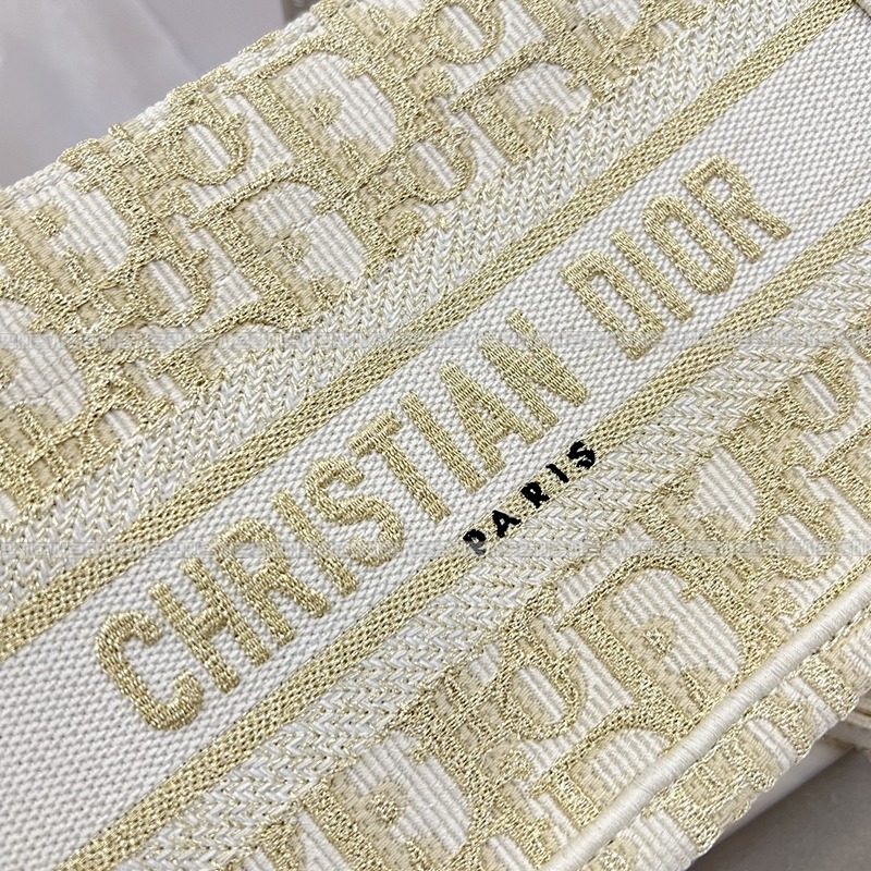 디올북토트백스몰  20260329-112606-006루.jpg