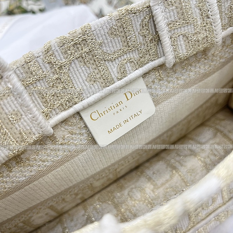 디올북토트백스몰  20260329-112607-008루.jpg