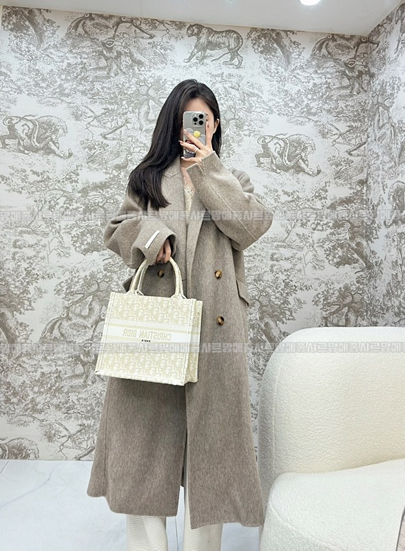 디올북토트백미디움  20260329-113705-017루.jpg