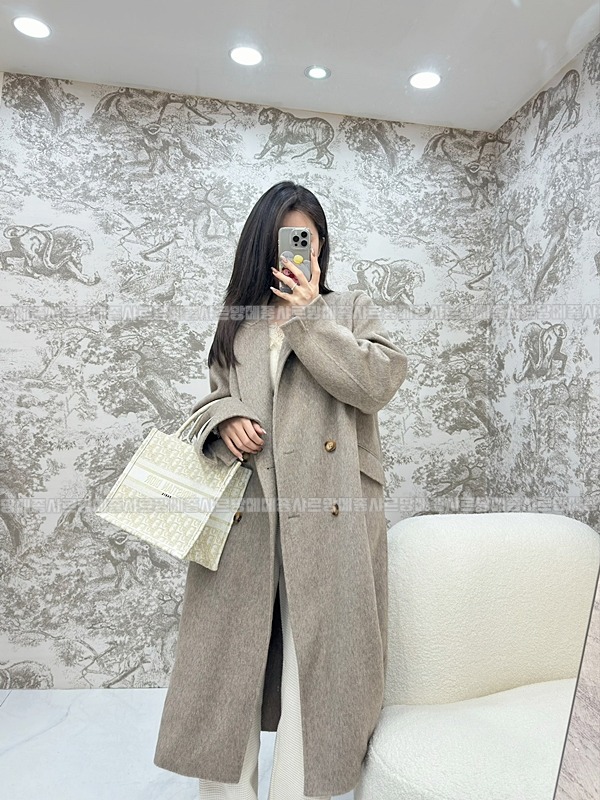 디올북토트백미디움  20260329-113706-021루.jpg