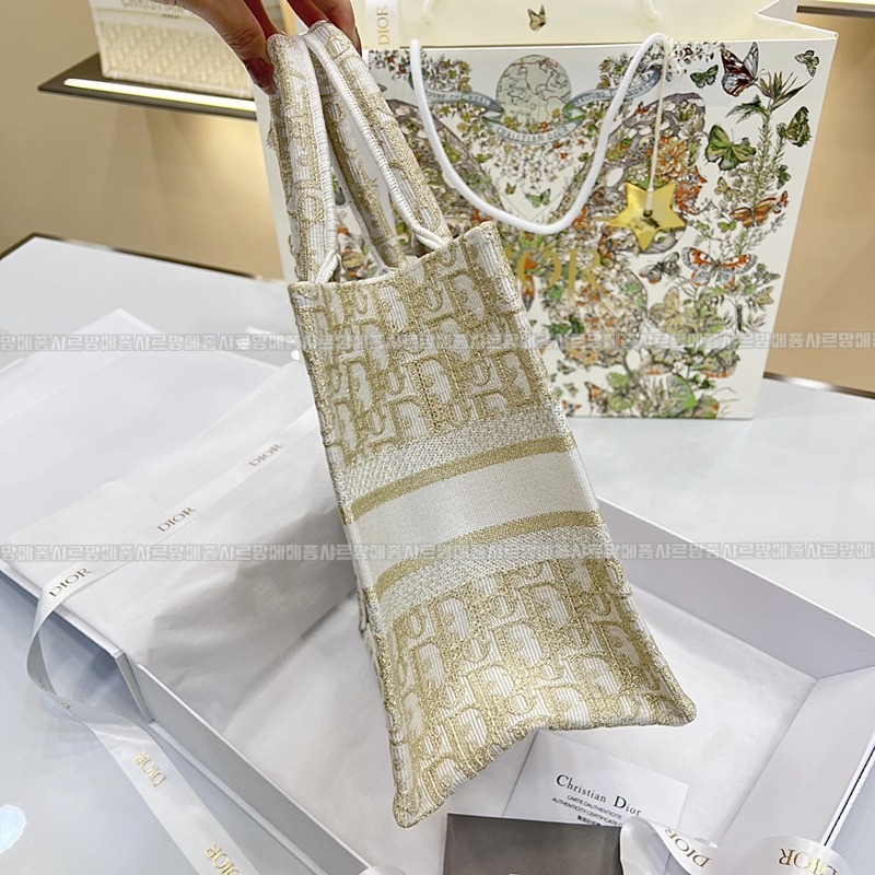 디올북토트백미디움  20260329-113703-003루.jpg