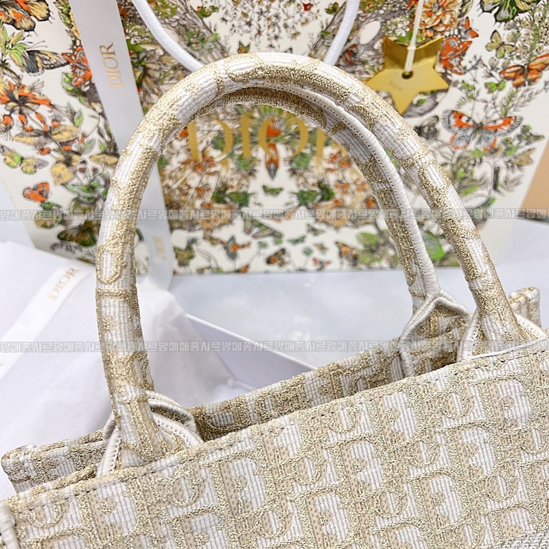 디올북토트백미디움  20260329-113704-006루.jpg