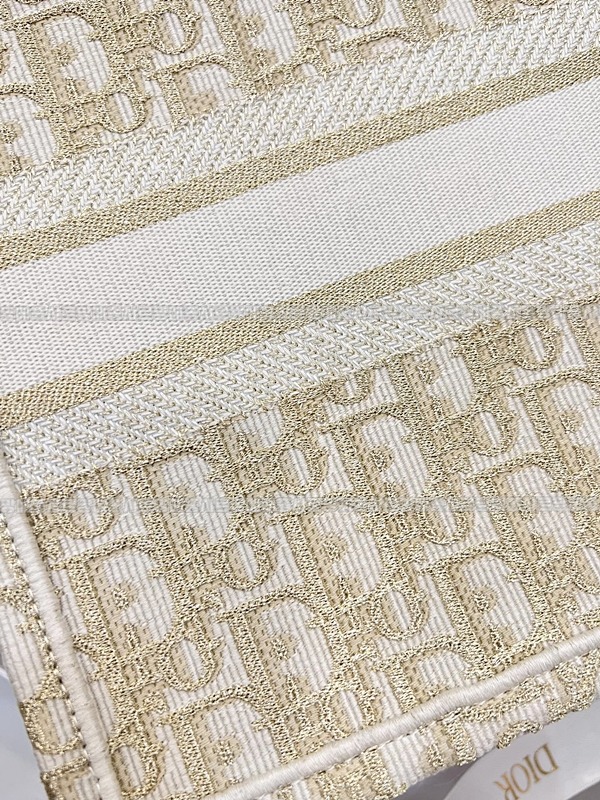 디올북토트백미디움  20260329-113705-013루.jpg