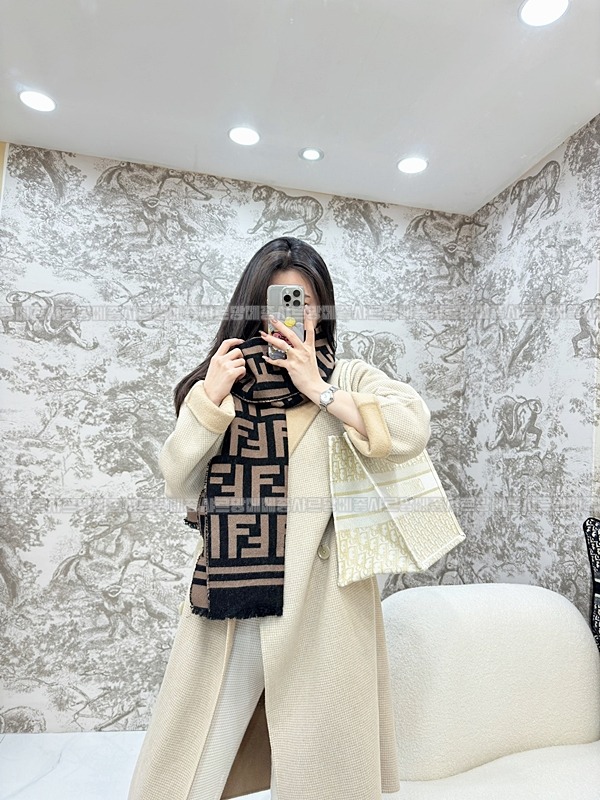 디올북토트백미디움  20260329-115300-016루.jpg