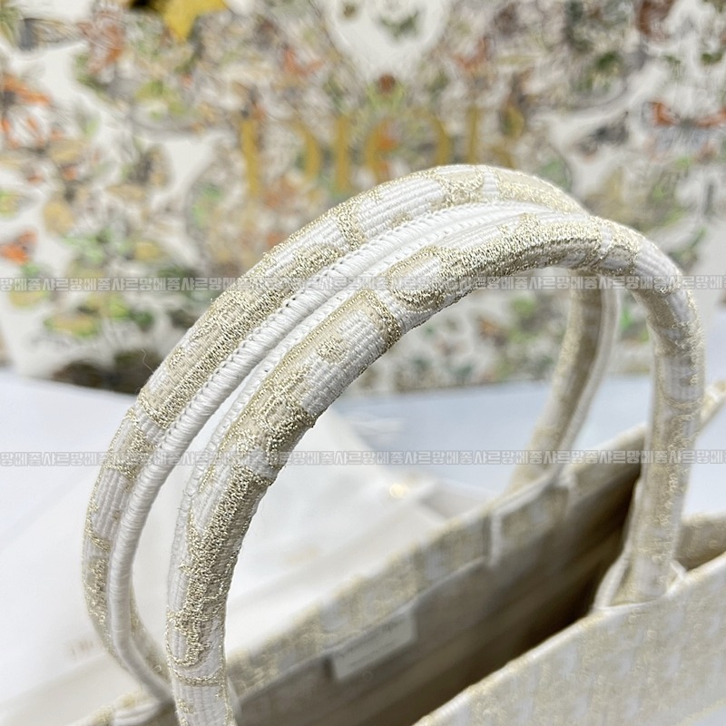 디올북토트백미디움  20260329-115258-009루.jpg