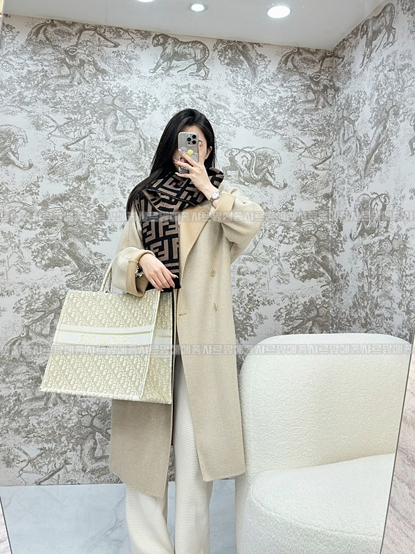 디올북토트백라지  20260329-115719-016루.jpg