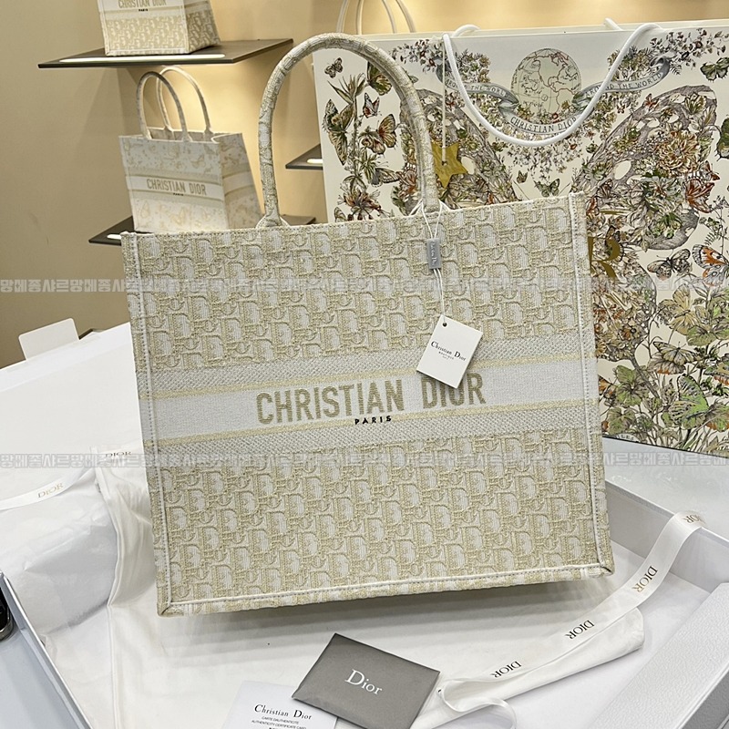 디올북토트백라지  20260329-115716-001루.jpg