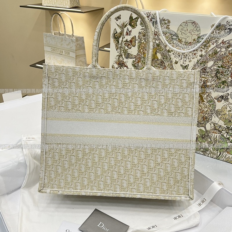 디올북토트백라지  20260329-115716-002루.jpg