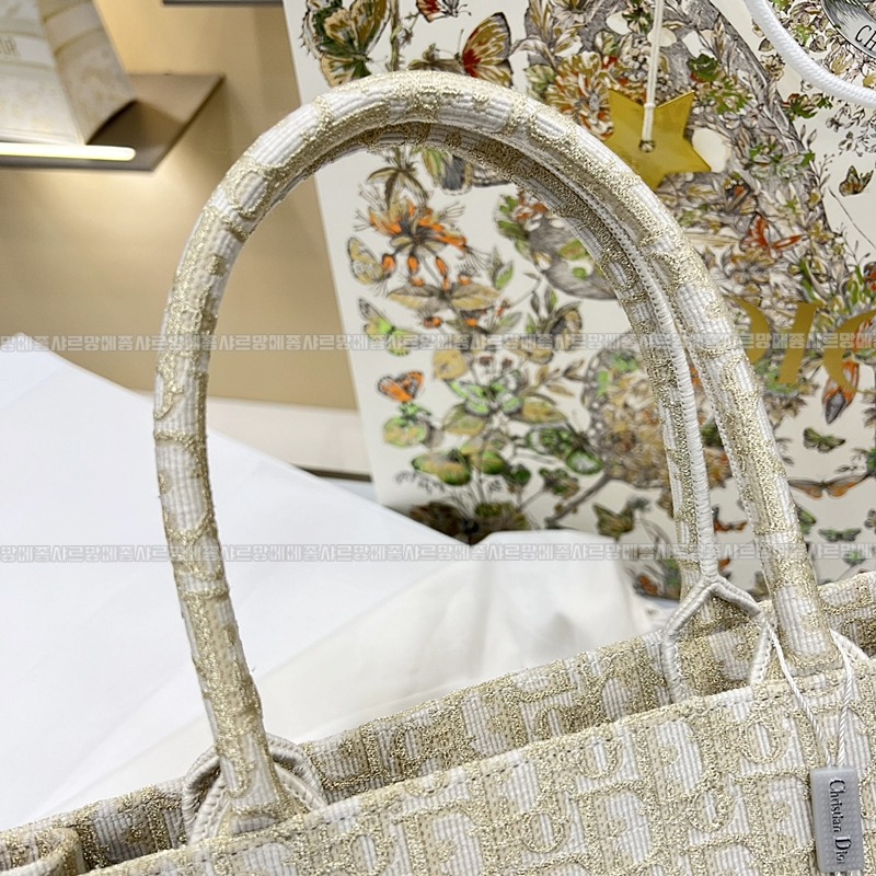 디올북토트백라지  20260329-115717-008루.jpg