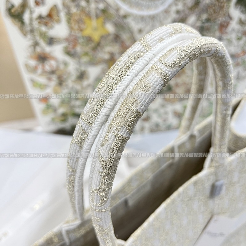 디올북토트백라지  20260329-115717-010루.jpg