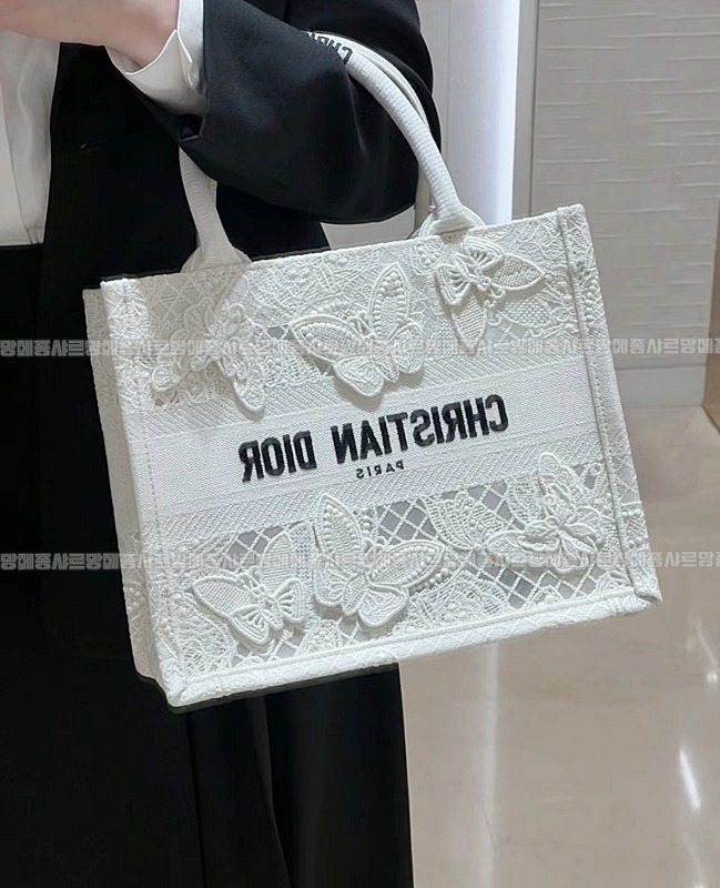 디올북토트백스몰  20260329-131105-016루.jpg