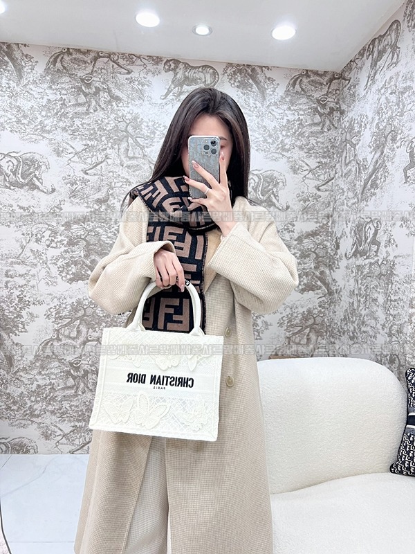 디올북토트백스몰  20260329-131106-022루.jpg