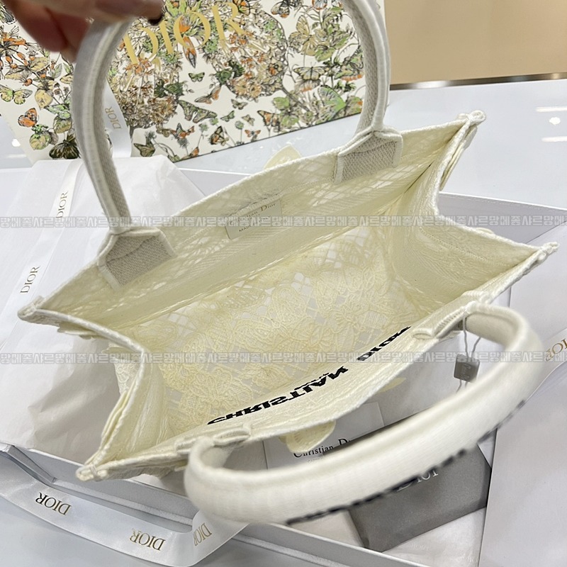 디올북토트백스몰  20260329-131104-008루.jpg