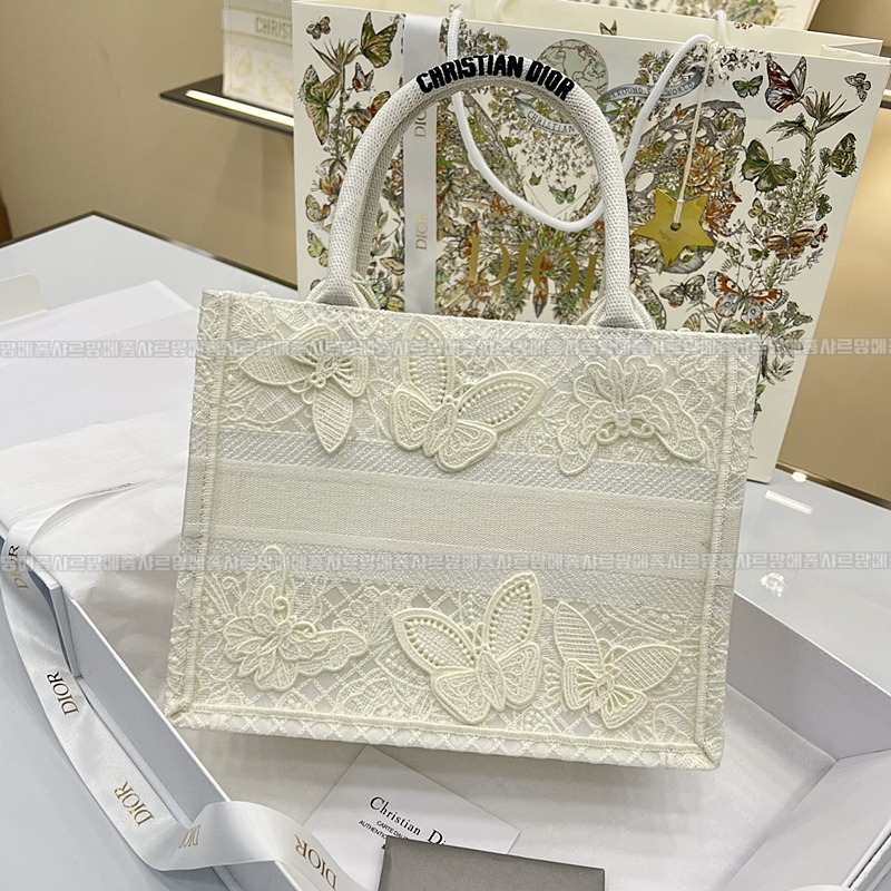 디올북토트백스몰  20260329-131103-002루.jpg