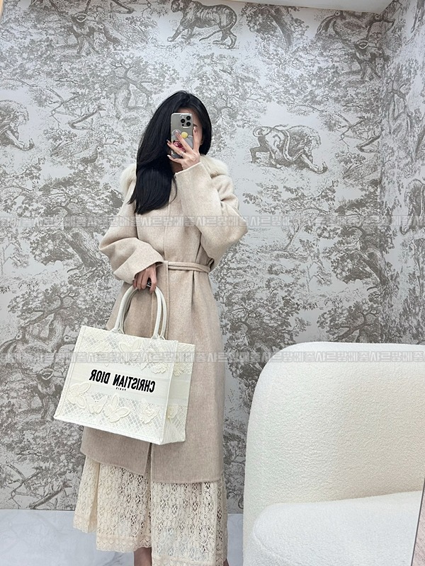 디올북토트백미디움  20260329-133040-020루.jpg