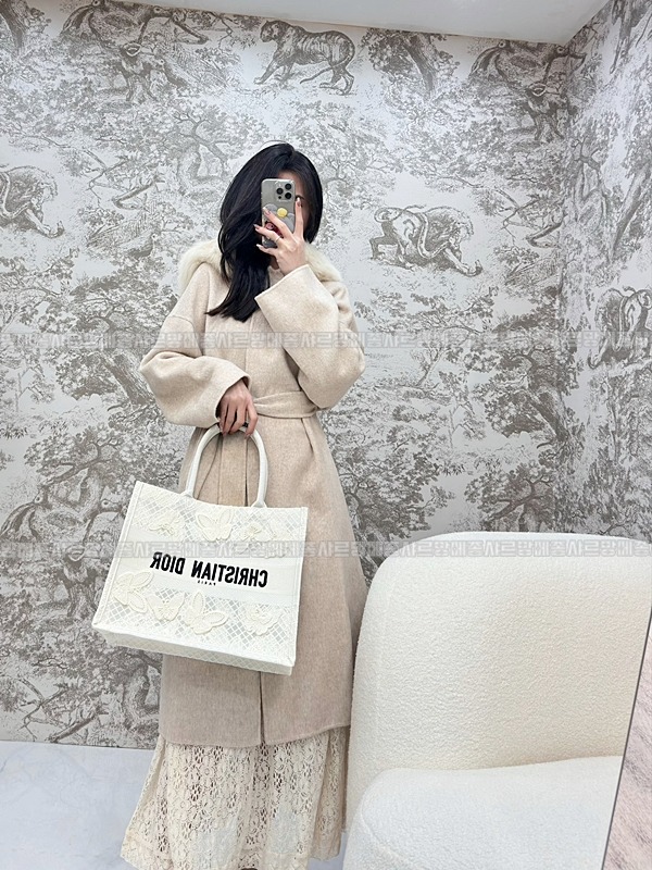 디올북토트백미디움  20260329-133040-021루.jpg