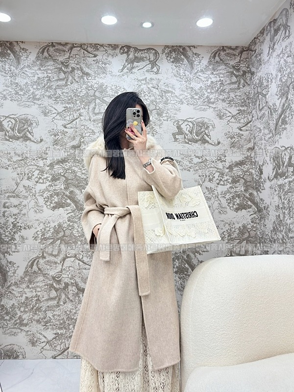 디올북토트백미디움  20260329-133040-022루.jpg