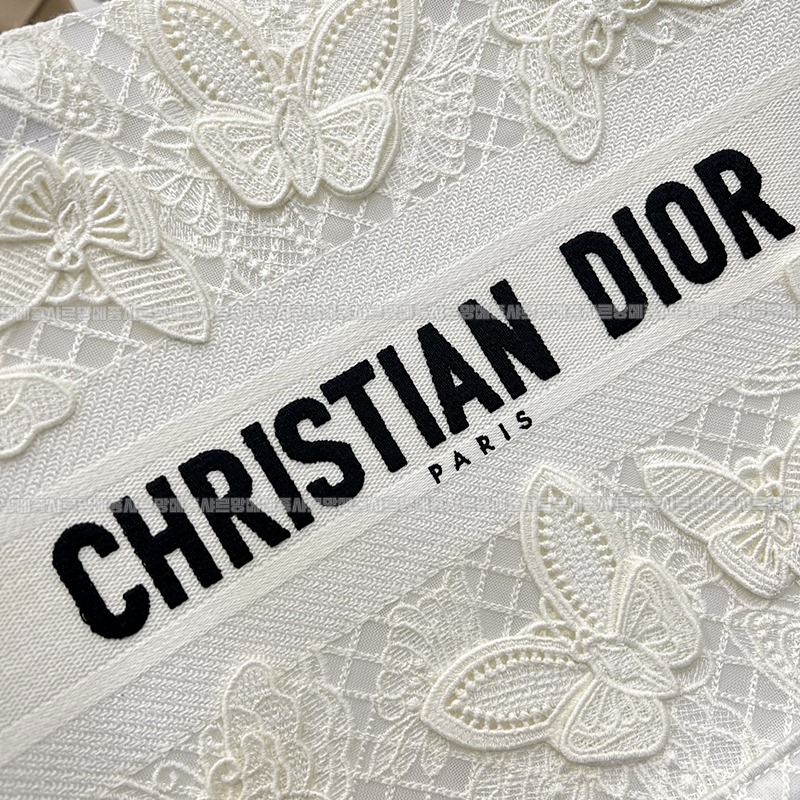 디올북토트백미디움  20260329-133038-005루.jpg