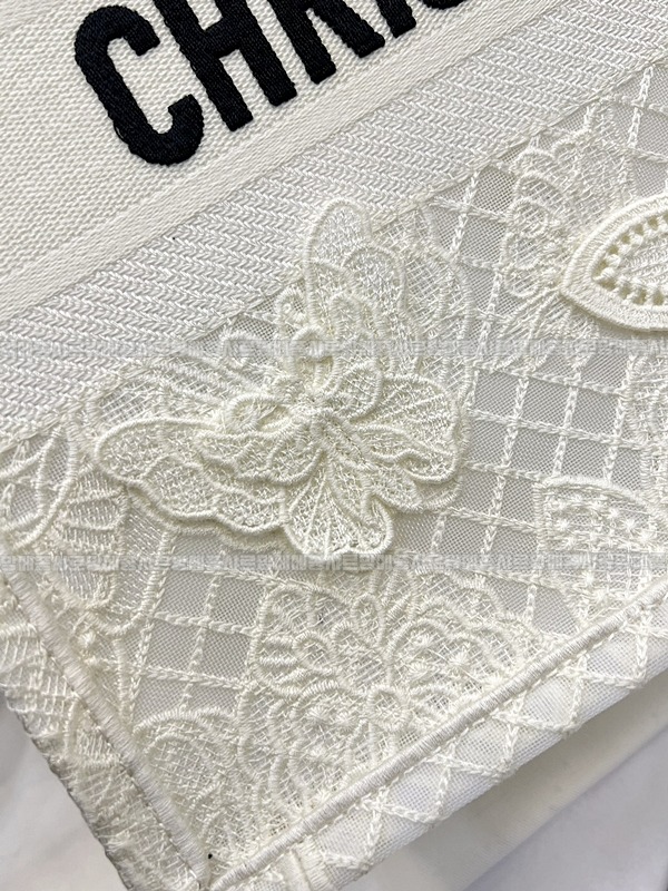 디올북토트백미디움  20260329-133039-011루.jpg