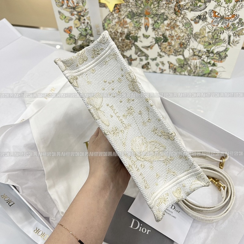 디올북토트백미니  20260329-133727-004루.jpg