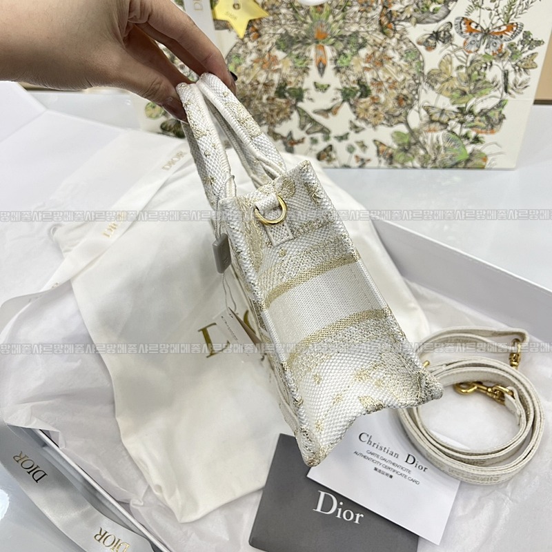 디올북토트백미니  20260329-133727-003루.jpg