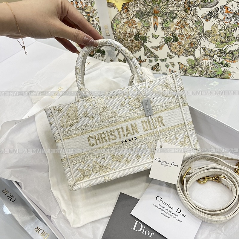 디올북토트백미니  20260329-133726-001루.jpg