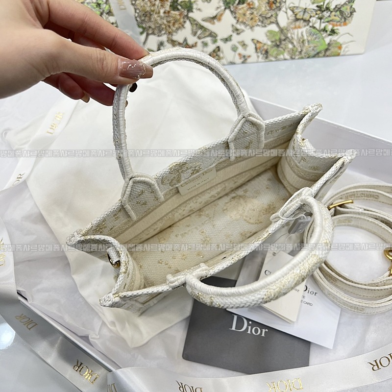 디올북토트백미니  20260329-133727-005루.jpg