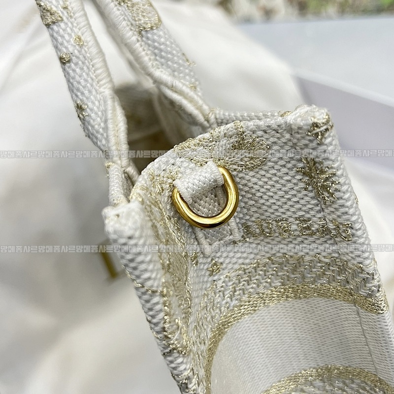 디올북토트백미니  20260329-133728-011루.jpg